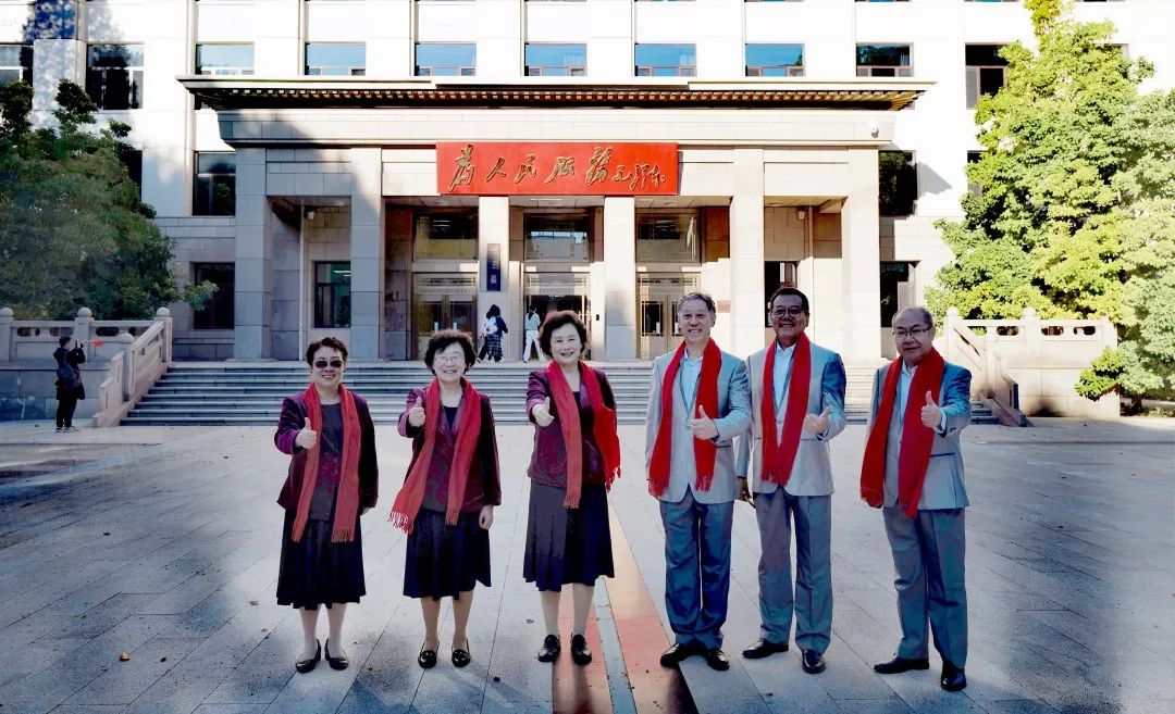 365英国上市公司