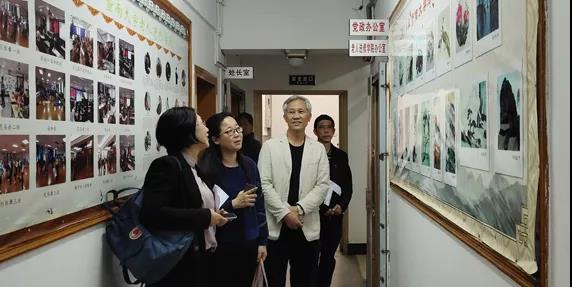 365英国上市公司