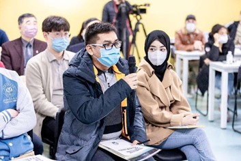 365英国上市公司