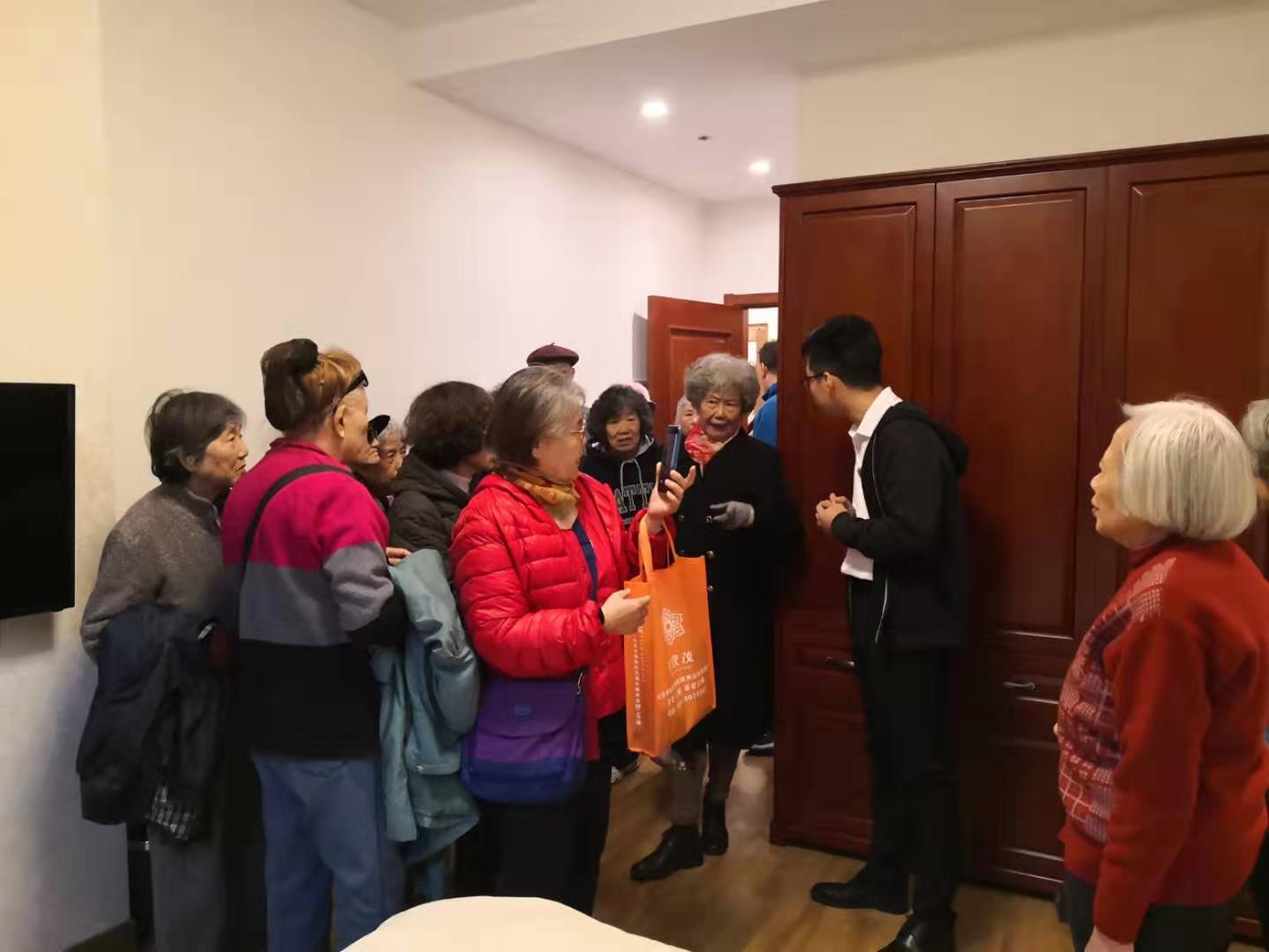 365英国上市公司